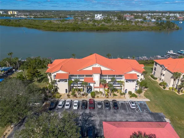 464 Bouchelle Dr APT 303, New Smyrna Beach, FL 32169