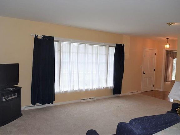 4th image of 421 Timberidge Trl
