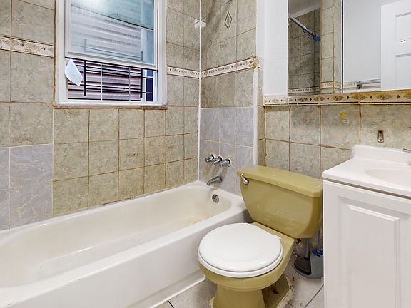 2nd image of 3066 Webster Ave #1