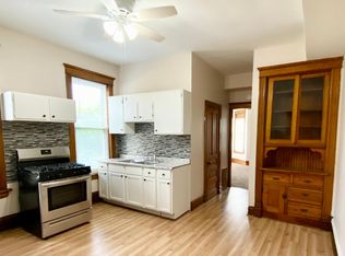 1634 W Addison St #2F, Chicago, IL 60613