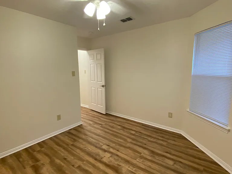 4644 Booth Dr — Photo 25