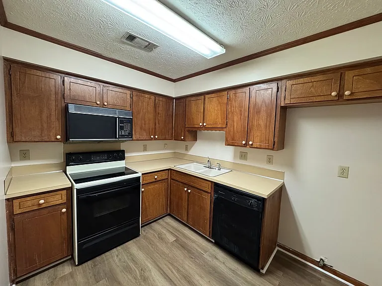 5926 Carmel Dr — Photo 6
