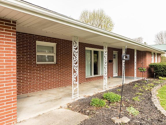 4th image of 527 Manor Dr