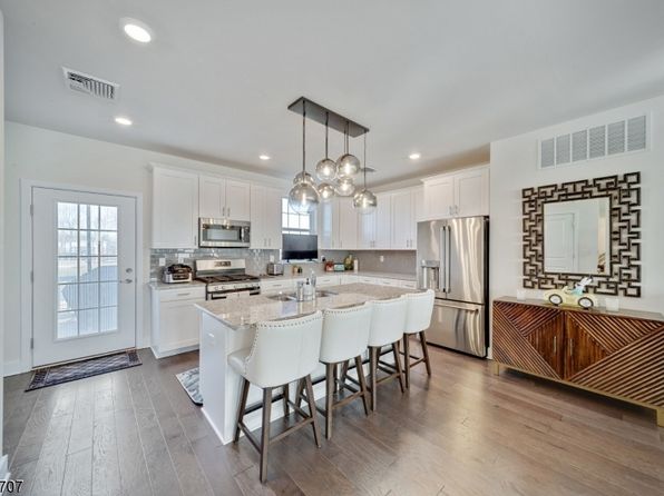26 Colgate Dr, Morris Twp., NJ 07960
