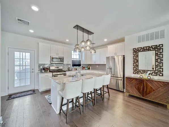 26 Colgate Dr, Morris Twp., NJ 07960