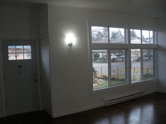 4th image of 8006 Pine St S