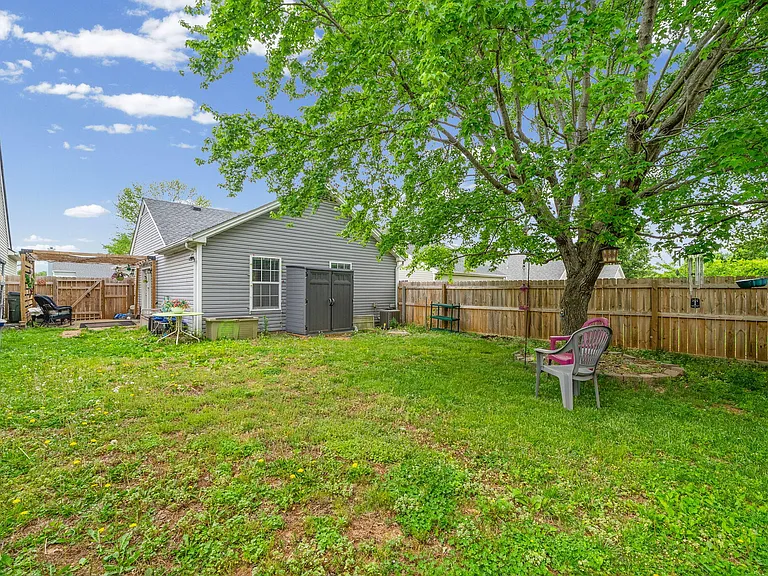 302 Northwind Dr — Photo 28