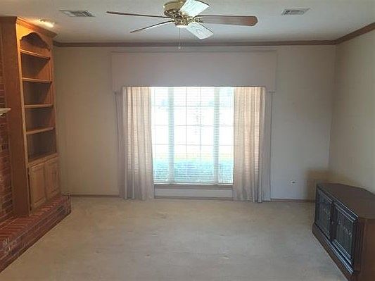4th image of 4432 NW Wolf Creek Blvd