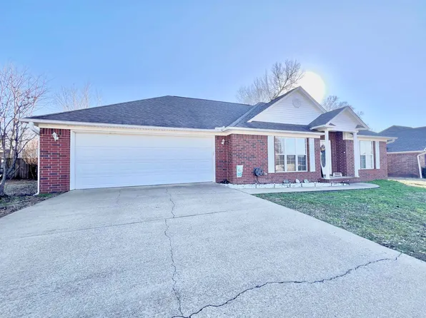 2411 Audley Bolton Dr, Searcy, AR 72143