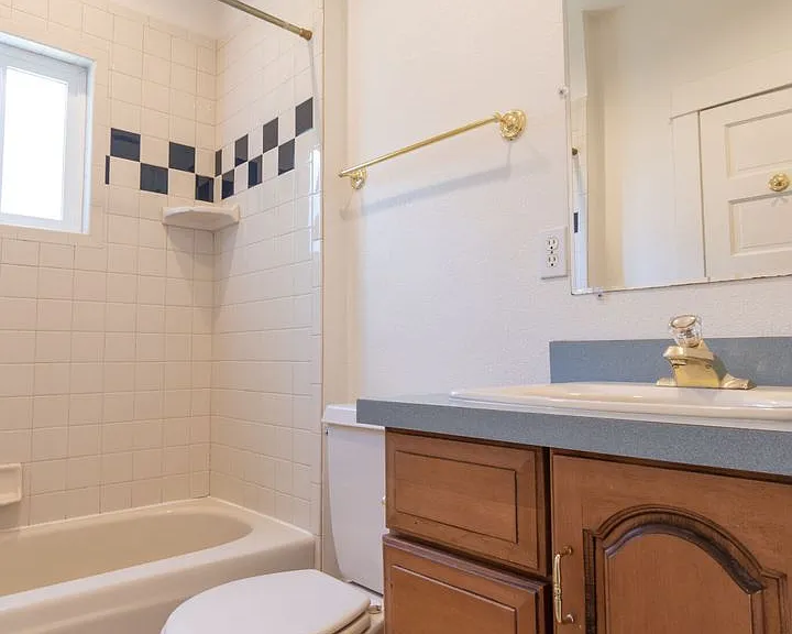 5534 N Missouri Ave — Photo 18