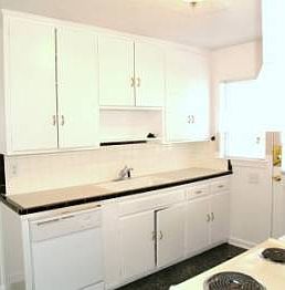 3rd image of 7500 Terrace St