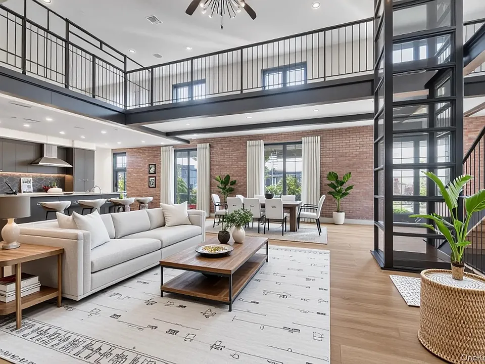 12 Roosevelt Ave #B