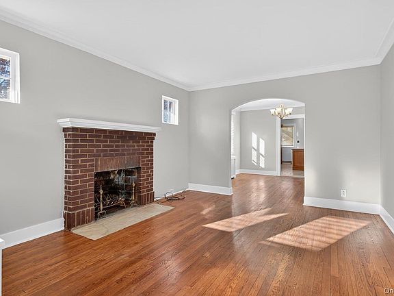 3rd image of 132 S Terrace Place