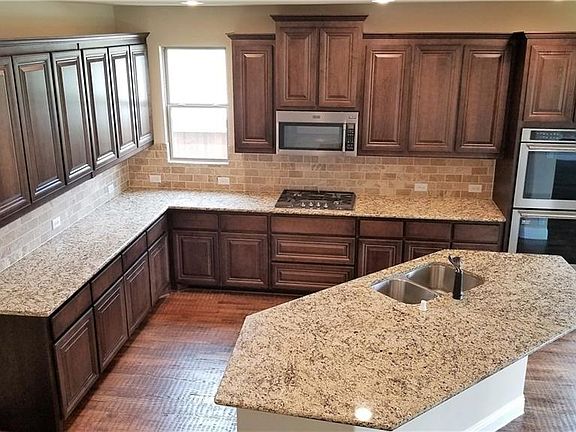 2nd image of 4316 Juniper Ln