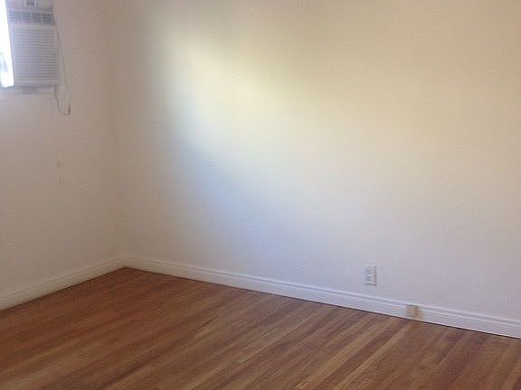 5th image of 2412 N Ardmore Ave