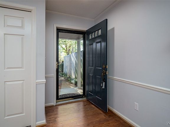 4th image of 1606 Bellingrath Dr