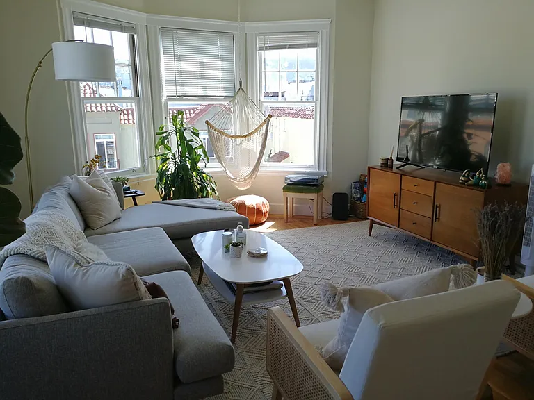 2200 N Point St — Photo 3
