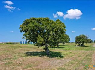 302 Luthardt St, Austwell, TX 77950