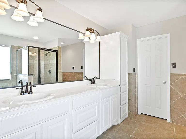 3803 Farmington Dr — Photo 5
