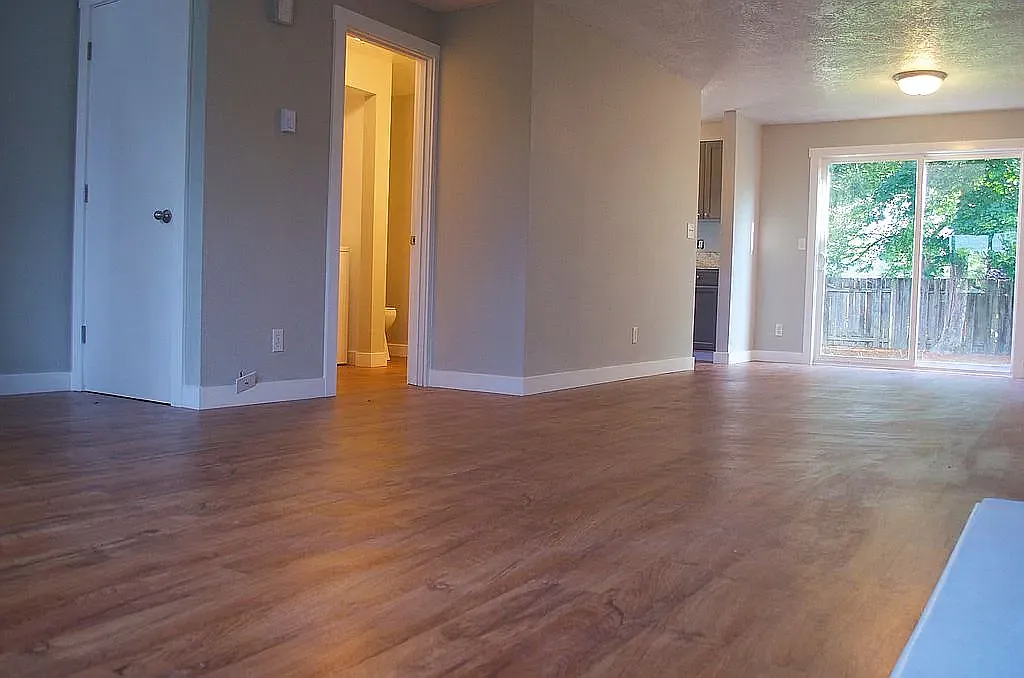 3 bed, 1.5 bath, 1500 sqft, $2,000 — Photo 1
