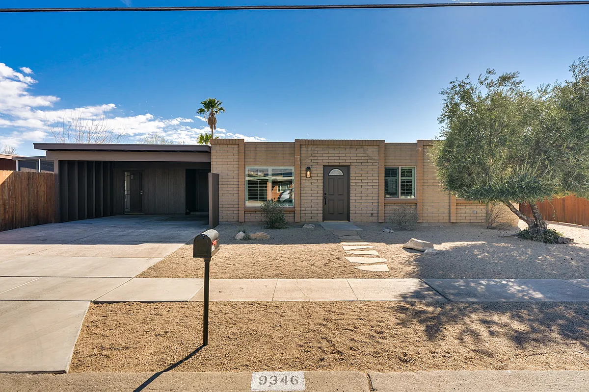 Photo 1 of 31 - 9346 E 5th St - Tucson, AZ Primary Photo - 9346 E 5th St