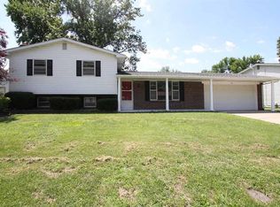 108 Chateau Dr, Fairview Heights, IL 62208