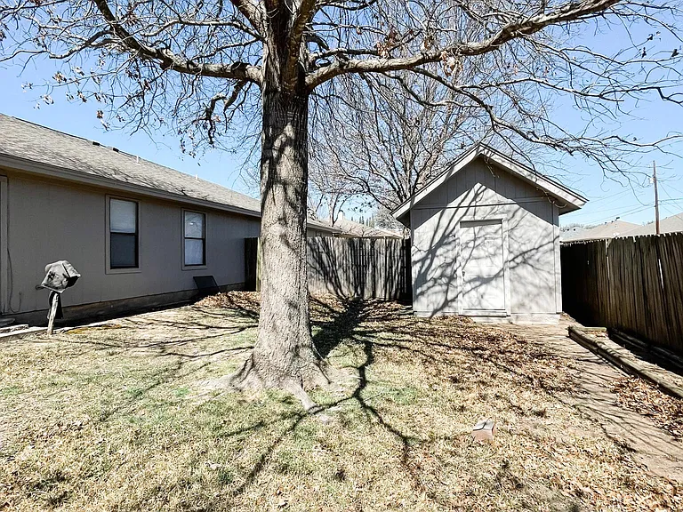 1213 Hyde Park Blvd #B — Photo 14