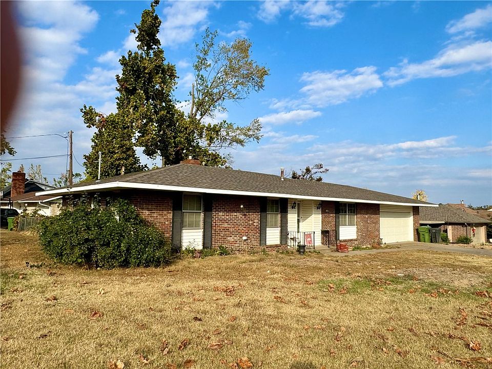 1st image of 1109 W Pecan St