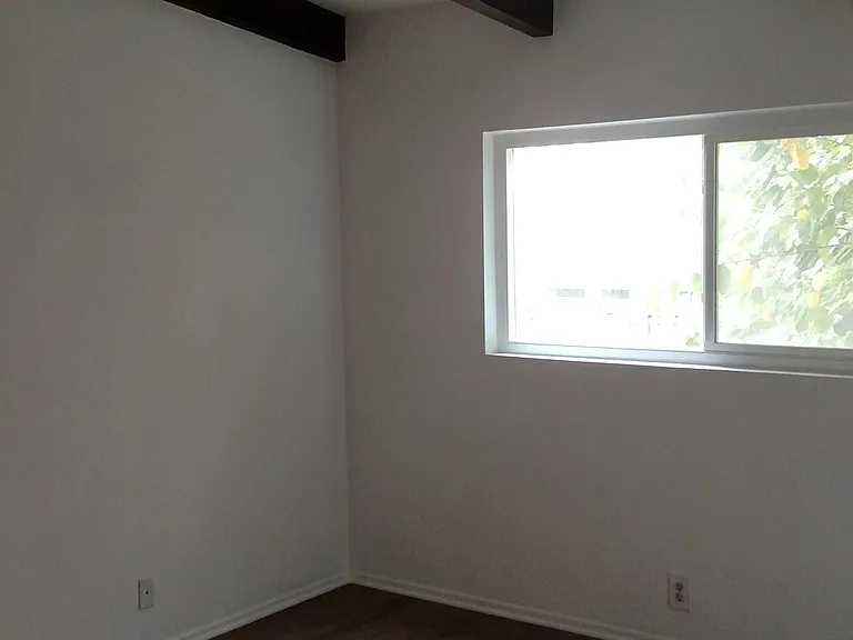 712 Robinson St #2 — Photo 6