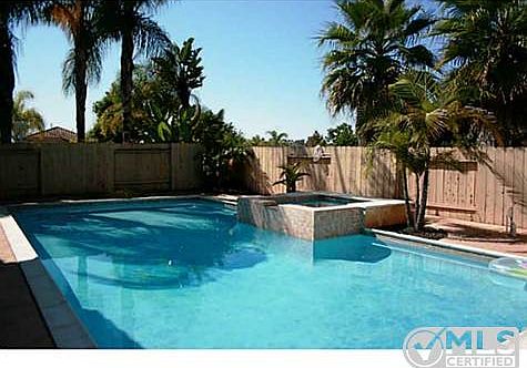 2nd image of 742 Avenida Codorniz