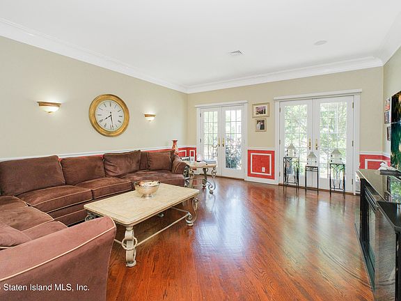 4th image of 7208 Avenue V