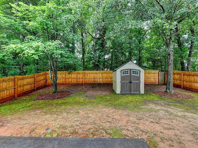 565 Alstonefield Dr — Photo 42