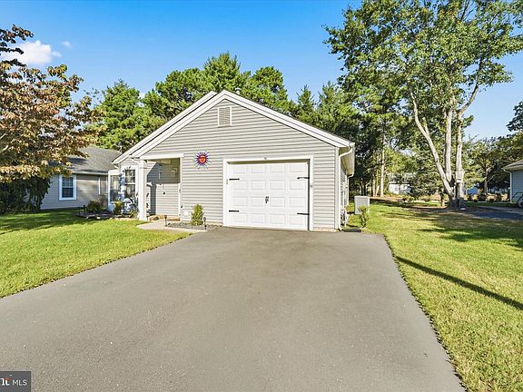 2nd image of 26 Kent Dr