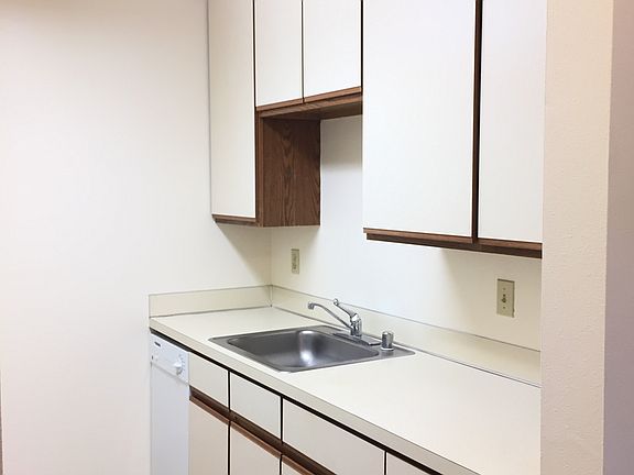 5th image of 2251 NE Blakeley St #303