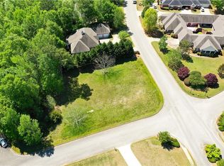 162 Prathers Lake Dr, Auburn, AL 36830
