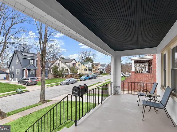 3rd image of 2824 Inglewood Ave