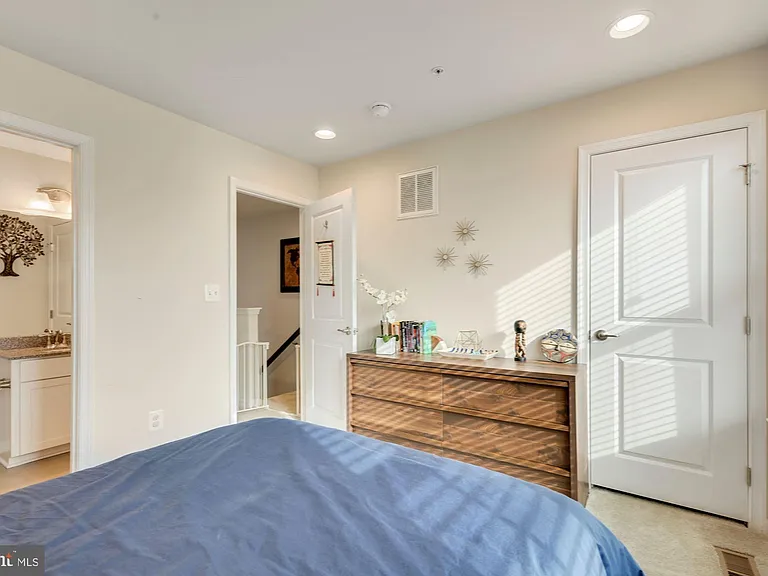 6106 Chronicle St — Photo 23