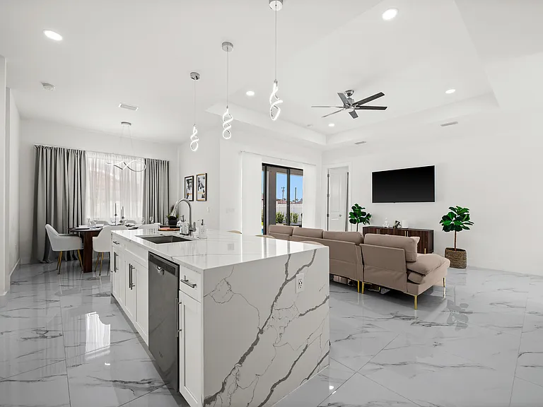1007 SW Embers Ter — Photo 14