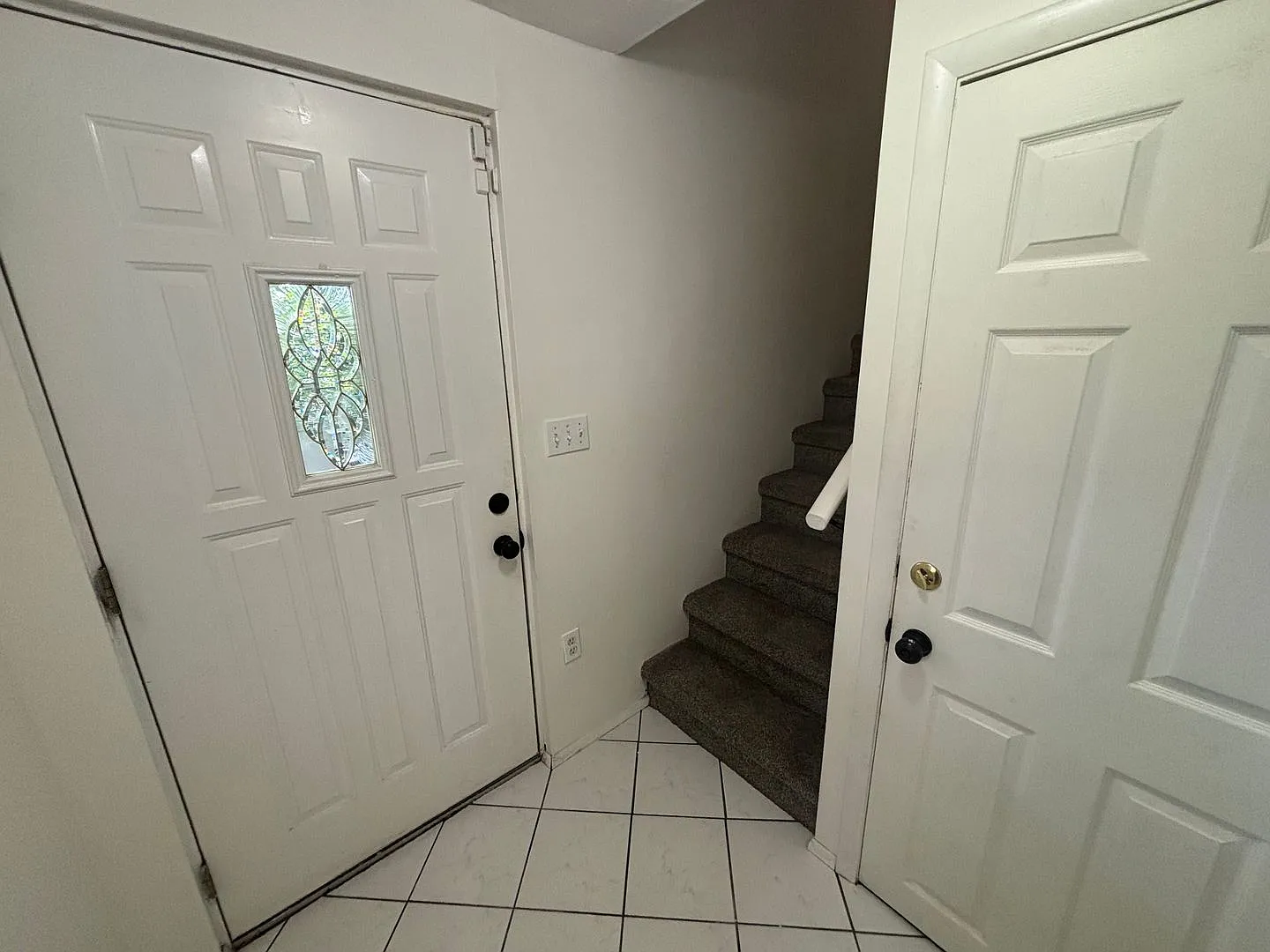 3 bedroom with Office For Rent in Bellevue! — Photo 2