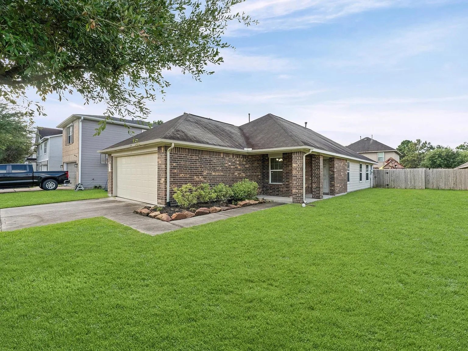 3 bed, 2.0 bath, 1395 sqft, $1,990 — Photo 1