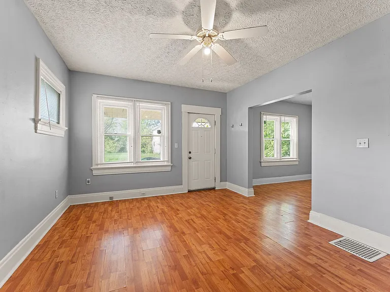 181 W Norman Ave — Photo 7