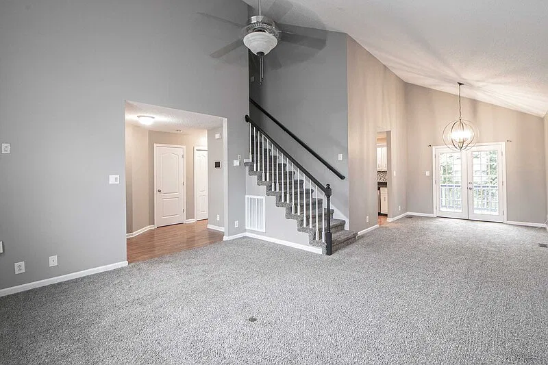 4 bed, 2.5 bath, 1801 sqft, $1,930 — Photo 3