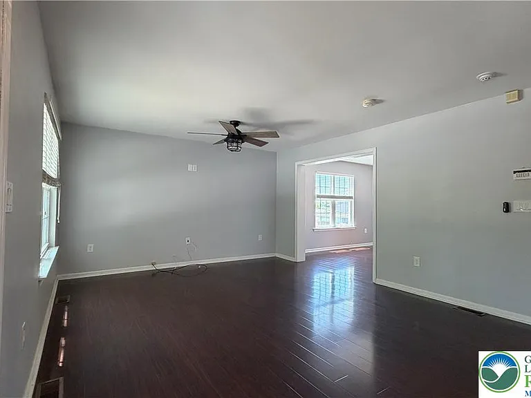 1334 Easton Rd — Photo 3