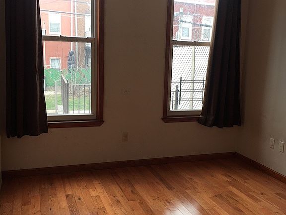 3rd image of 556 17th St #Garden