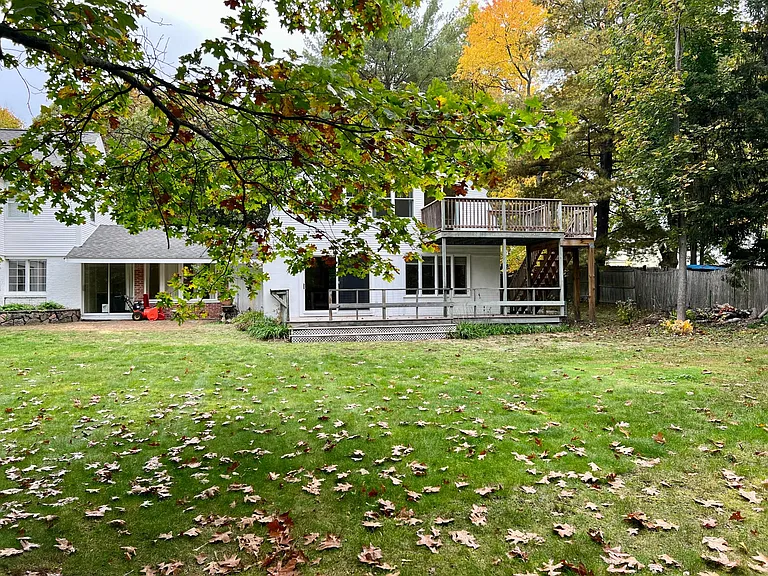 46 Auburndale Ave — Photo 18