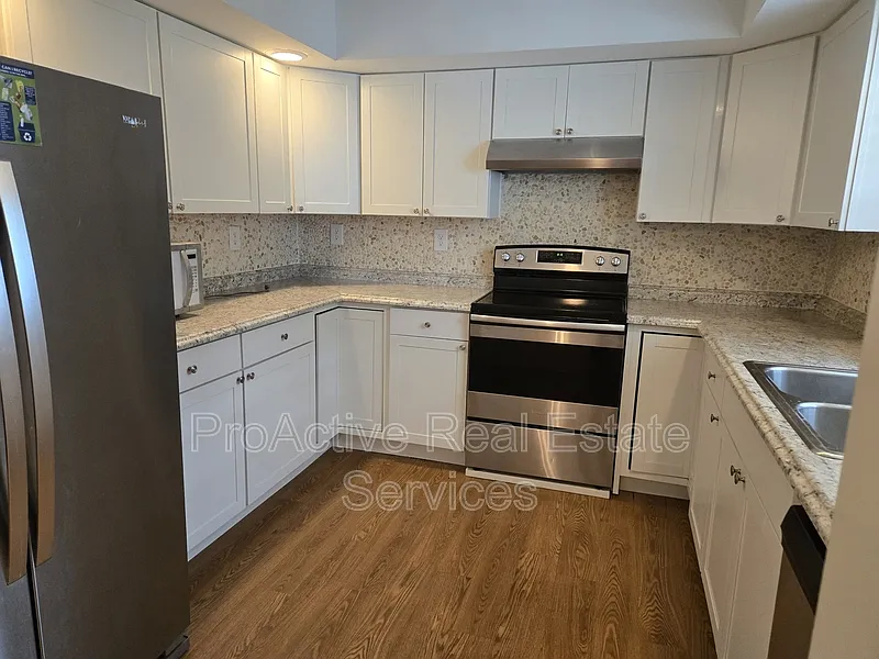 3 bed, 1.5 bath, 1650 sqft, $2,350 — Photo 4