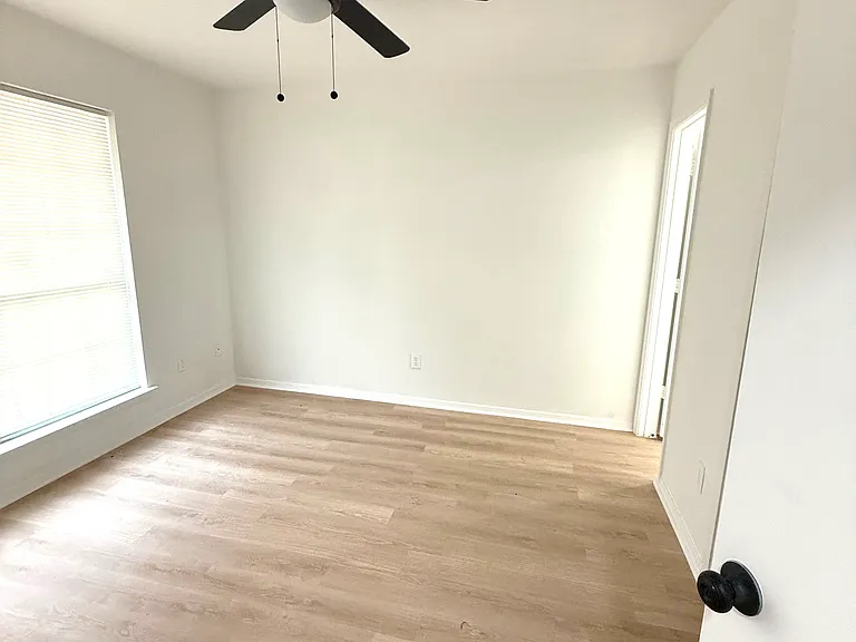 312 Franklin Ave — Photo 12
