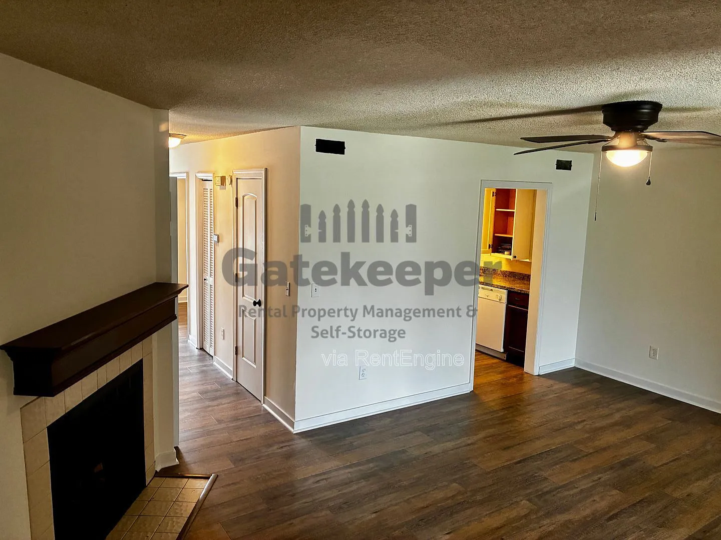 3 bed, 1.5 bath, 1400 sqft, $1,695 — Photo 4