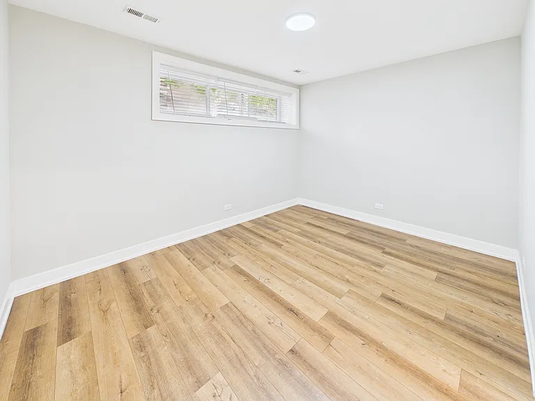 1900 W 17th St #1R — Photo 13