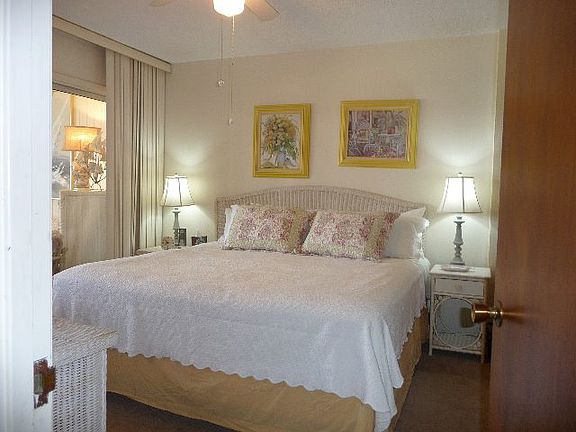 5th image of 600 Padre Blvd